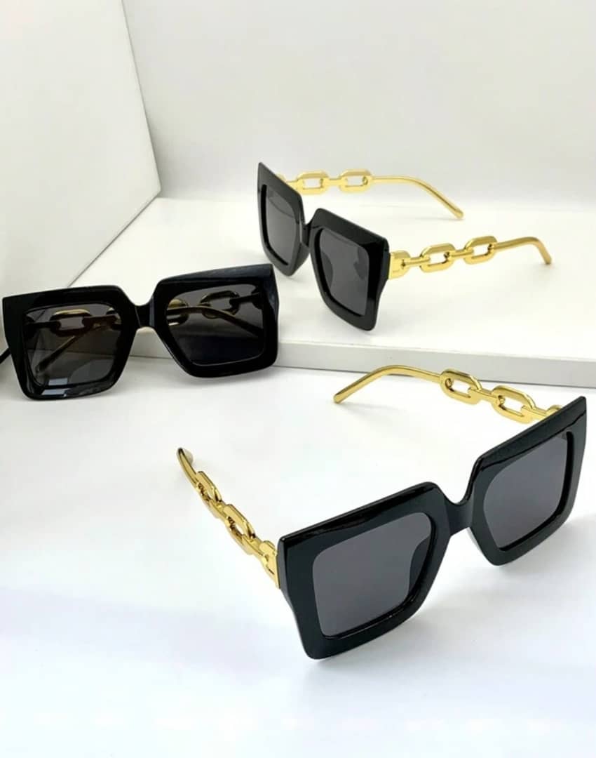 Black Beverly Hills Gold lock frame glasses