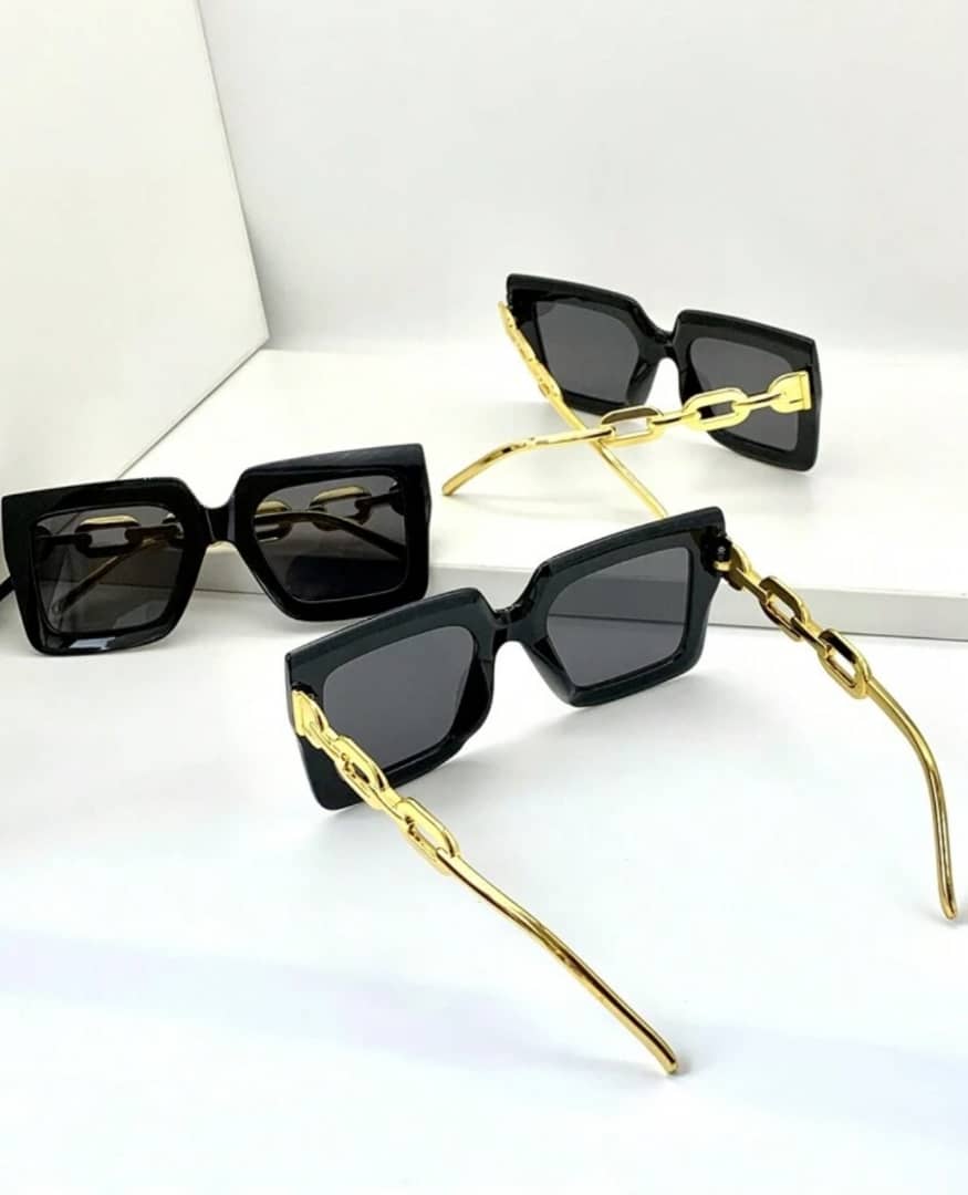 Black Beverly Hills Gold lock frame glasses